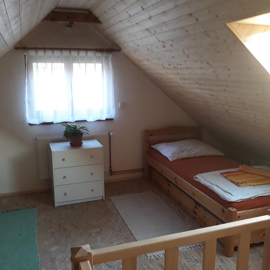 Apartment Rychtrovna เฮนิเซ ภายนอก รูปภาพ