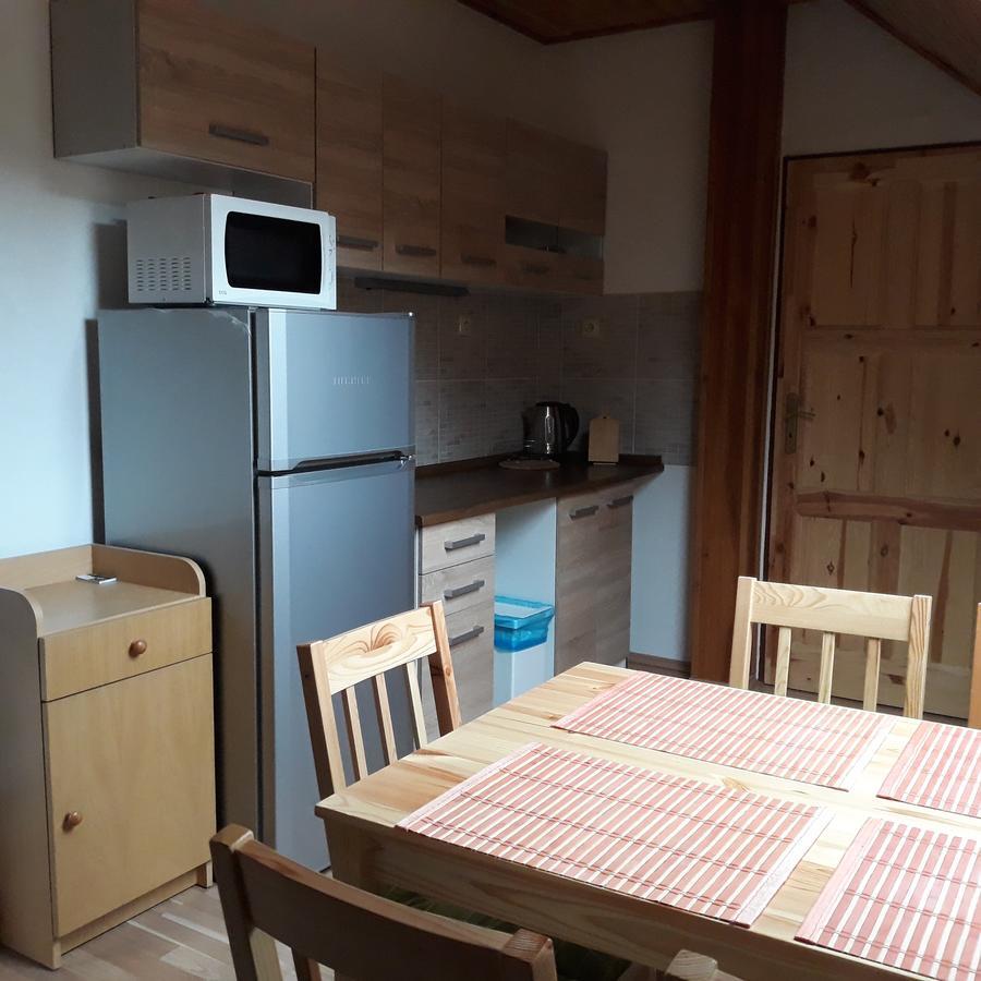Apartment Rychtrovna เฮนิเซ ภายนอก รูปภาพ